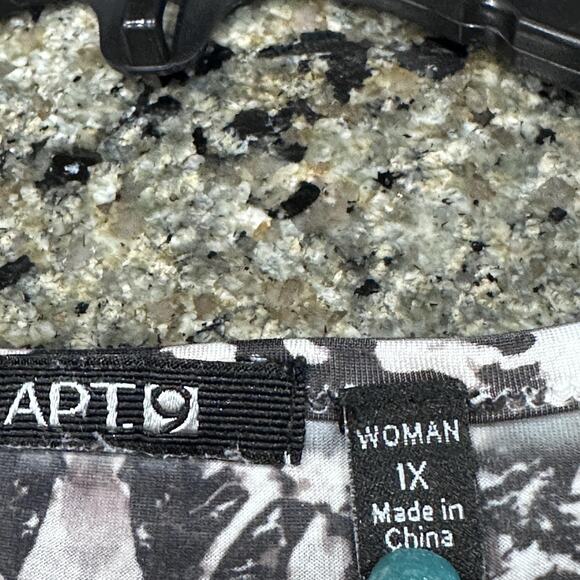 Apt 9 Shirt Women 1X Black White Brown Embellished Short Sleeve Stretch Print - Picture 6 of 7